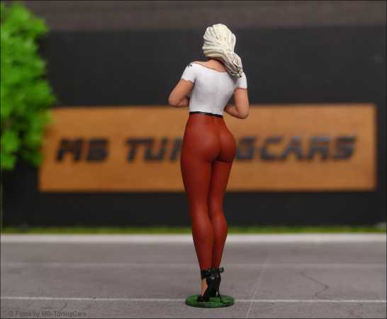1:18 Russian Girl - Handmade - 3D - Unique -
